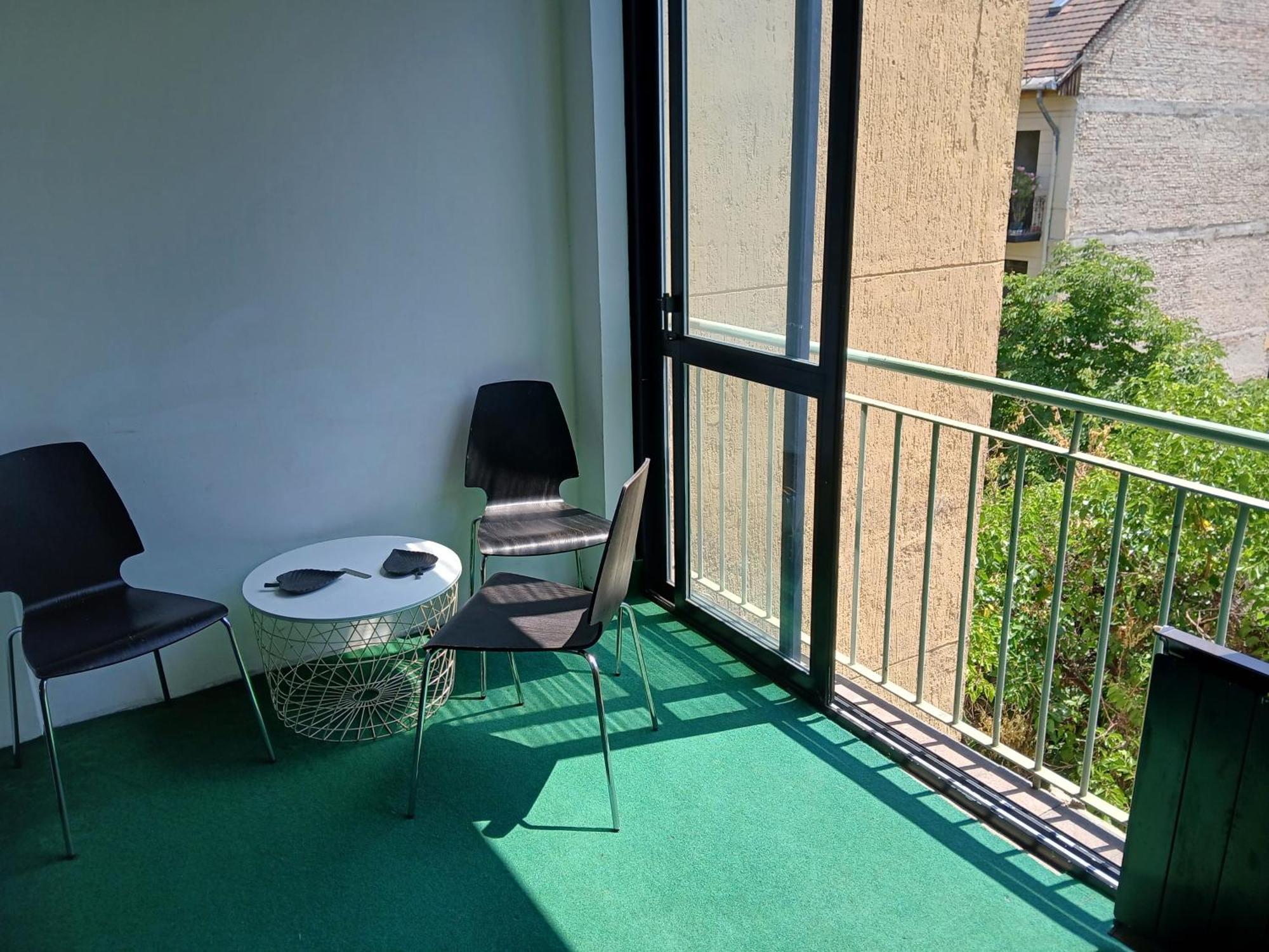 27 Shades Of Apartament *