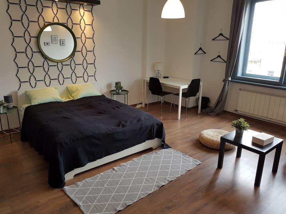 27 Shades Of Apartment