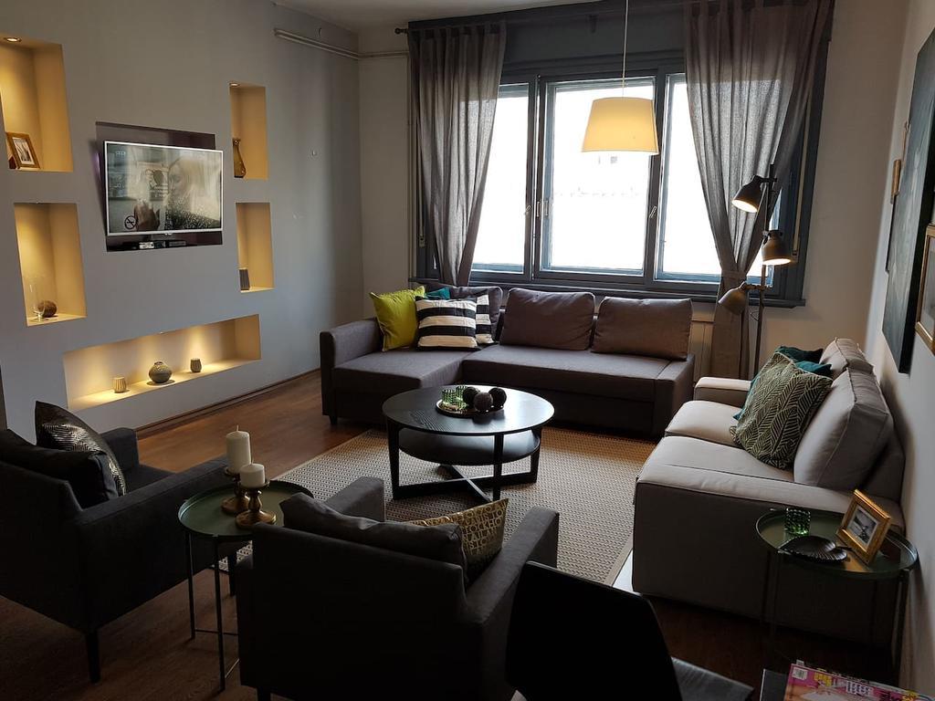 27 Shades Of Apartment